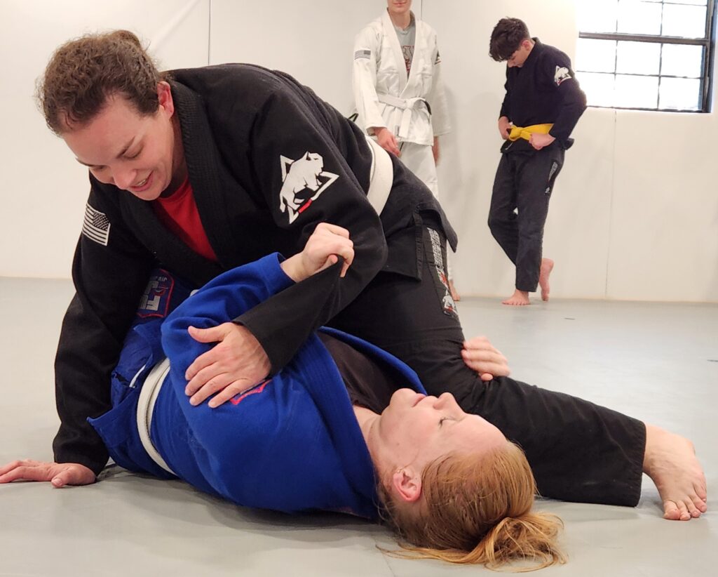 beginner brazilian jiu jitsu class in thibodaux with adults training together